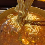 小龍ぶたまん屋 - 麺アップ