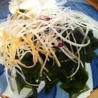 銀座 久兵衛 銀座本店 - 若布と大根の小鉢