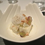 リストランテ カノフィーロ - ゴルゴンゾーラとクルミのセミフレッド　巨峰とハチミツ