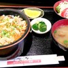 Maruho Zushi - ランチ鮭いくら丼