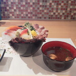 Saikatei - ７種の海鮮丼８５８円（税込）