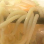 ちゃんぽん 耕 - 麺UP（湯気で綺麗に写ってなくてすいません）