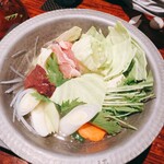 水炊き・炙り焼・鳥料理 博多華味鳥 - 全部投入！