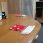 北子 - ソーシャルディスタンスで席の間隔を開けています