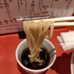 カドヤ食堂 - 少し付けて麺の風味を味わえます