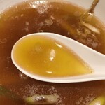 カドヤ食堂 - 具材がたっぷりなのにこの透明度