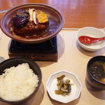 かごの屋 - 煮込みハンバーグ定食1390円