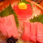Wasabi - 鮪盛り　ほとんど１人で食べた　しあわせ♪
