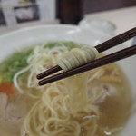 彩色ラーメンきんせい - 麺(リフトアップ)