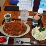 キッチンあだち - 特上カツカレー(ロース肉・約230g)