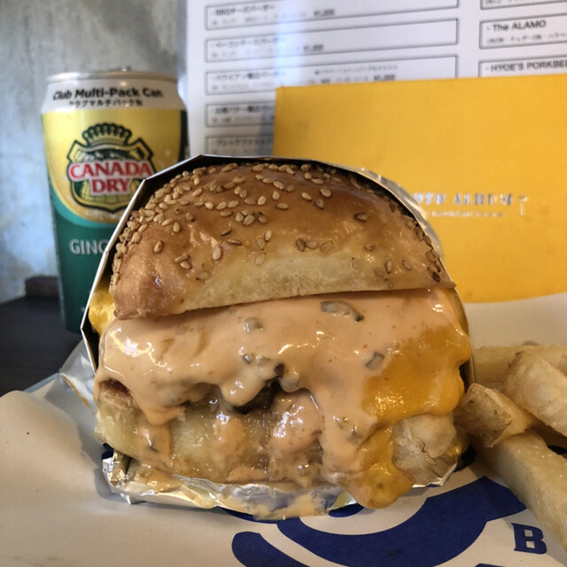 フライドバーガー 移転】ヒョウエズバーガーズ＋フライズ （Hyoe's Burgers+Fries