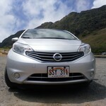 Giovanni's Shrimp Truck - レンタカーはニッサンパーサ（ノート）