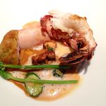 レストラン バカール - ブルターニュ産『オマール・ブルー』 その身を詰めた花ズッキーニ