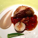 レストラン バカール - ブルターニュ産ウズラとリード・ボーのパイ包み焼き