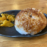 おり久 - みそおにぎり　200円税込　中にはなんと‥
