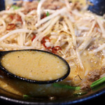 Nagoya Tonkotsu Sampou Teki Nashi - クリーミーな豚骨スープ