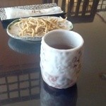竹林 - お茶とお通しに揚げ蕎麦が