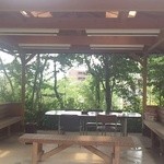 竹林 - 入り口蕎麦の喫煙所or待合い用でしょうか