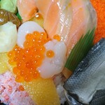 ウィング丼丸 - 料理写真:北海丼・子肌トッピング