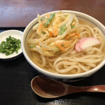 うどん浮内 - ひやひや天ぷらうどん　830円