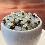 ラ カンロ - 【イカスミ、烏賊】
      ★ 上から
      　1段目：キャビア、刻みアオリイカ、アリッサム（花）
      　2段目：イカスミのジュレ
      　3段目：イカスミのフラン