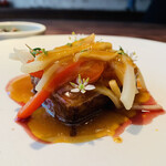 ラ カンロ - 【ピーマン、クレソン】
      ★ 熊本アカ牛のハネシタ（肩ロース）、赤ピーマン+筍の餡掛けソース、タイム+韮花掛け