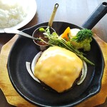 津の田ミート - チーズハンバーグ（200g） 1,380円