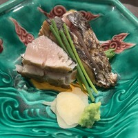 よし澤 - 鰆の藁焼き 炙り方が絶妙。塩と醤油でいただきました。厚切りの鰆。香りがいい。