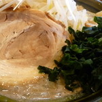 らーめん　円満 - チャーシュー＆わかめ