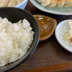 宇都宮みんみん - ライスと漬物