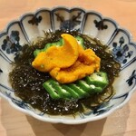 くろ﨑 - 2020.7.  岩海蘊と馬糞海胆の酢の物