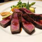 洋食 つばき - ナイフ不要の柔らかさ〜国産銘柄牛のシャトーブリアン