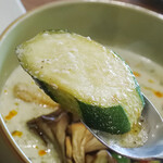 アプランティ - 夏限定タイ風COCO夏（ココナッツ）カレー（ライスL・辛さ6番）＋カレールー大盛