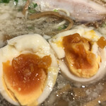 麺ハウス こもれ美 - 味玉断面