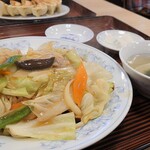 ぎょうざの満洲 - 中華丼