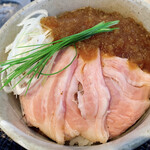 宍道湖しじみ中華蕎麦 琥珀 - ローストポーク丼