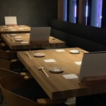 Jidoriya Tsukada - 落ち着きのある空間のテーブル席もご用意。