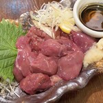 酒女 うろこ - レバ刺　新鮮でぷりぷりでした♡