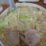 ラーメン二郎 - キャベツ多め