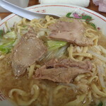 ラーメン二郎 - 小ぶりが3個