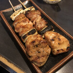 Muroran Yakitori Tori Ichi - とり精肉400円