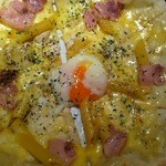 CONA - カルボナーラ風ピッツァ