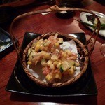 日本酒とお刺身 秋丸 - 色々野菜と桜海老のかきあげ　780円