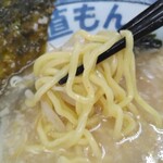 らーめん　正直もん - ハライチお勧めの塩は未食だったので、
            塩ラーメン700円(税込)+茹でもやし90円を注文しました。
            因みにハライチお薦めはネギ塩チャーシューで、お店のホームページでもネギ推してました。