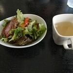 The Olive Cafe - スープとサラダ