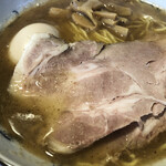 室蘭ラーメン 雷文 - 肉玉ラーメン（醤油）ネギ抜き