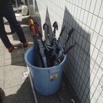 ラーメン二郎 - あまりにも熱いため、日傘のサービスです♪