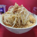 ラーメン二郎 - 小ブタ　700円　ﾔｻｲ・ﾆﾝﾆｸ・ｱﾌﾞﾗ