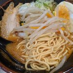 平和旭川本店 - ハーフ味噌ラーメンアップ