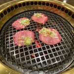 炭火焼肉徳重 - 